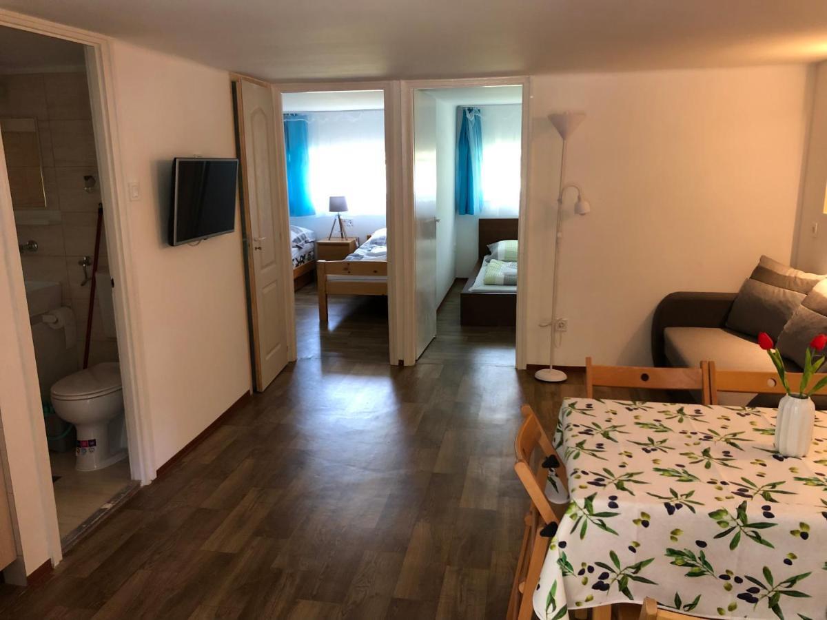 Schmidt 2. Apartment *