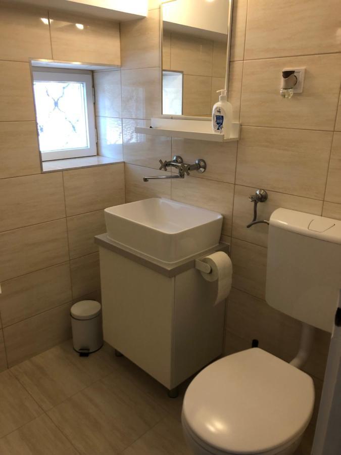 Schmidt 2. Apartment *